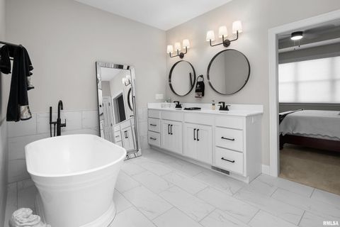 Tiny photo for 4345 PRESTWICK Court, Bettendorf, IA 52722 (MLS # QC4269093)