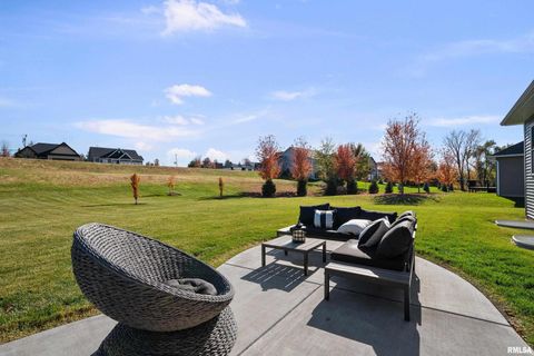 Tiny photo for 4345 PRESTWICK Court, Bettendorf, IA 52722 (MLS # QC4269093)