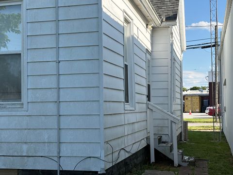 Tiny photo for 1614 Pine Street, Murphysboro, IL 62966 (MLS # 12643044)