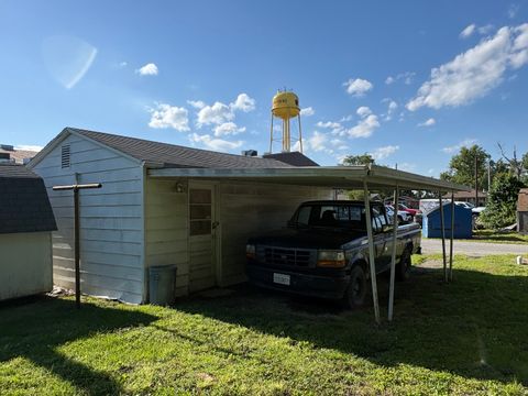 Tiny photo for 1614 Pine Street, Murphysboro, IL 62966 (MLS # 12643044)