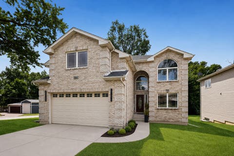 Photo of 490 E RED OAK Street, Bensenville, IL 60106 (MLS # 12714460)