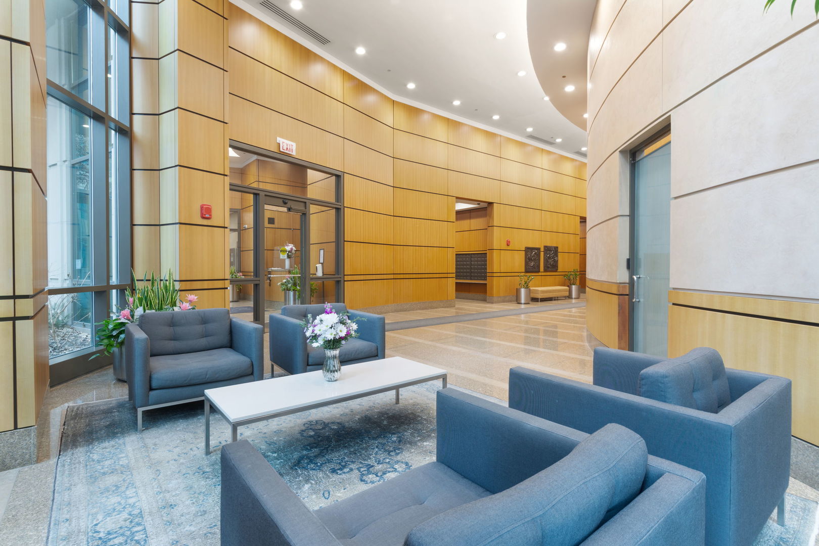 400 N La Salle Drive 2001