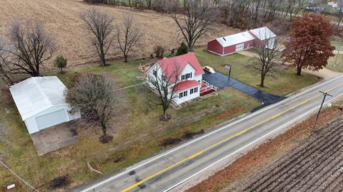 Photo of 16437 EDWARDSVILLE Road, Pecatonica, IL 61063 (MLS # 12524427)