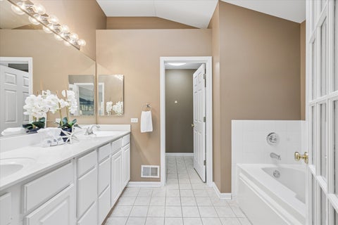 Tiny photo for 1230 W Claridge Court, Palatine, IL 60067 (MLS # 12648527)