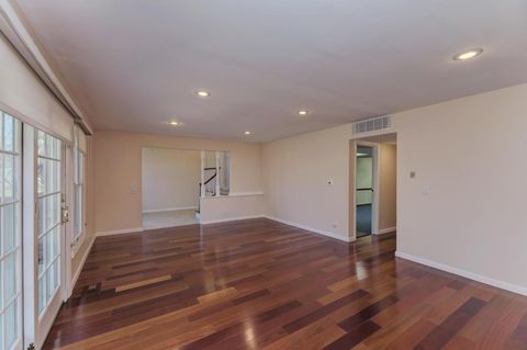 Tiny photo for 182 Lockwood Lane, Bloomingdale, IL 60108 (MLS # 12598404)