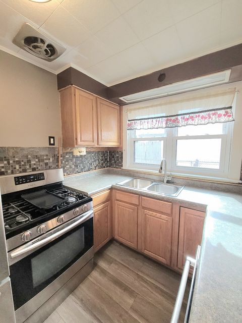 Tiny photo for 7807 Parkside Avenue, Burbank, IL 60459 (MLS # 12642679)