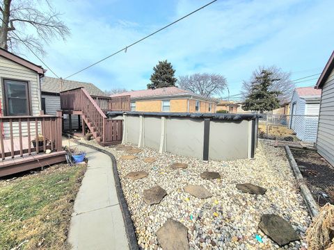 Tiny photo for 7807 Parkside Avenue, Burbank, IL 60459 (MLS # 12642679)
