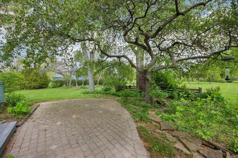 Tiny photo for 1152 Terre Drive, Libertyville, IL 60048 (MLS # 12676640)