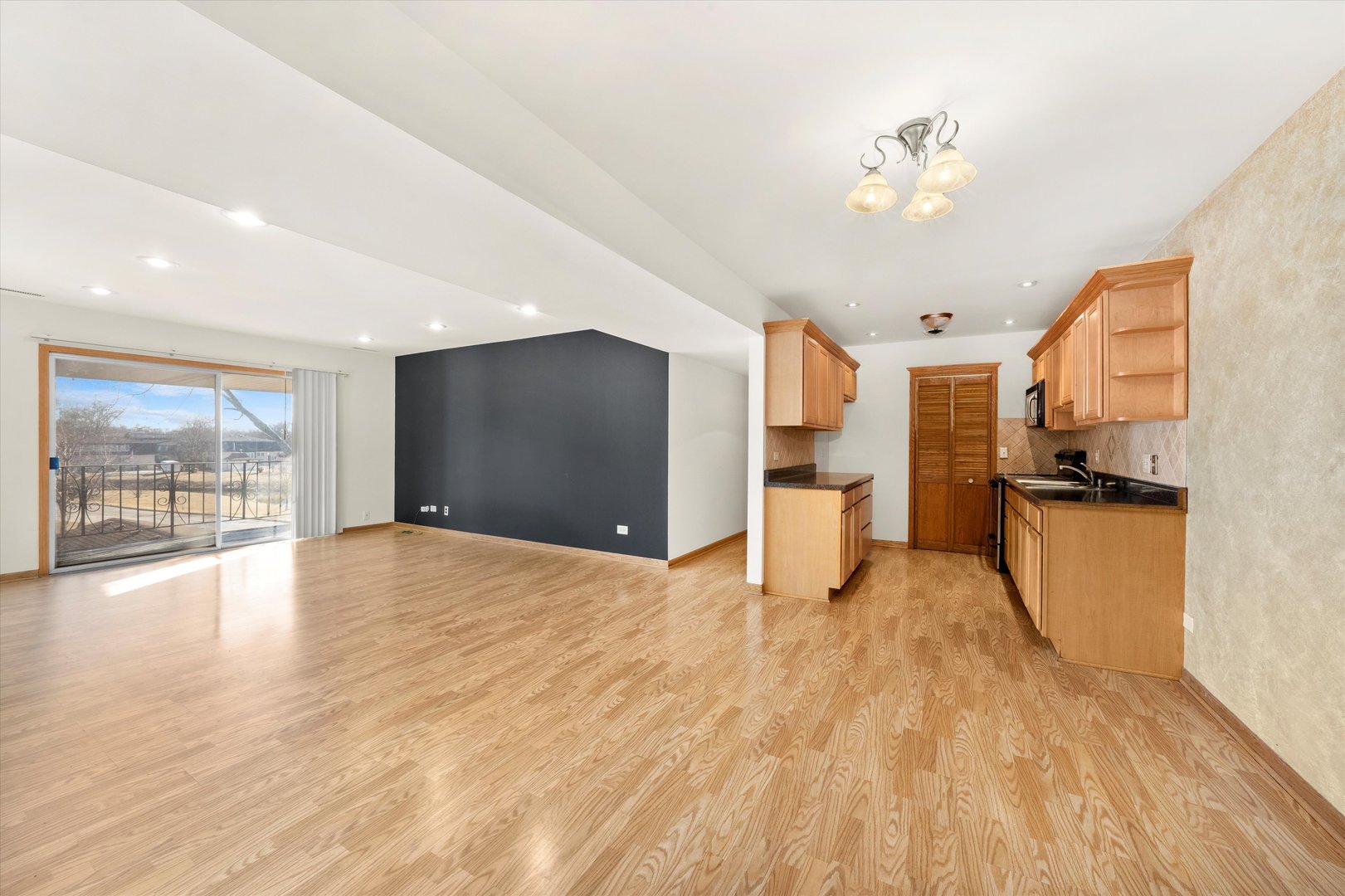 5721 CIRCLE Drive 304