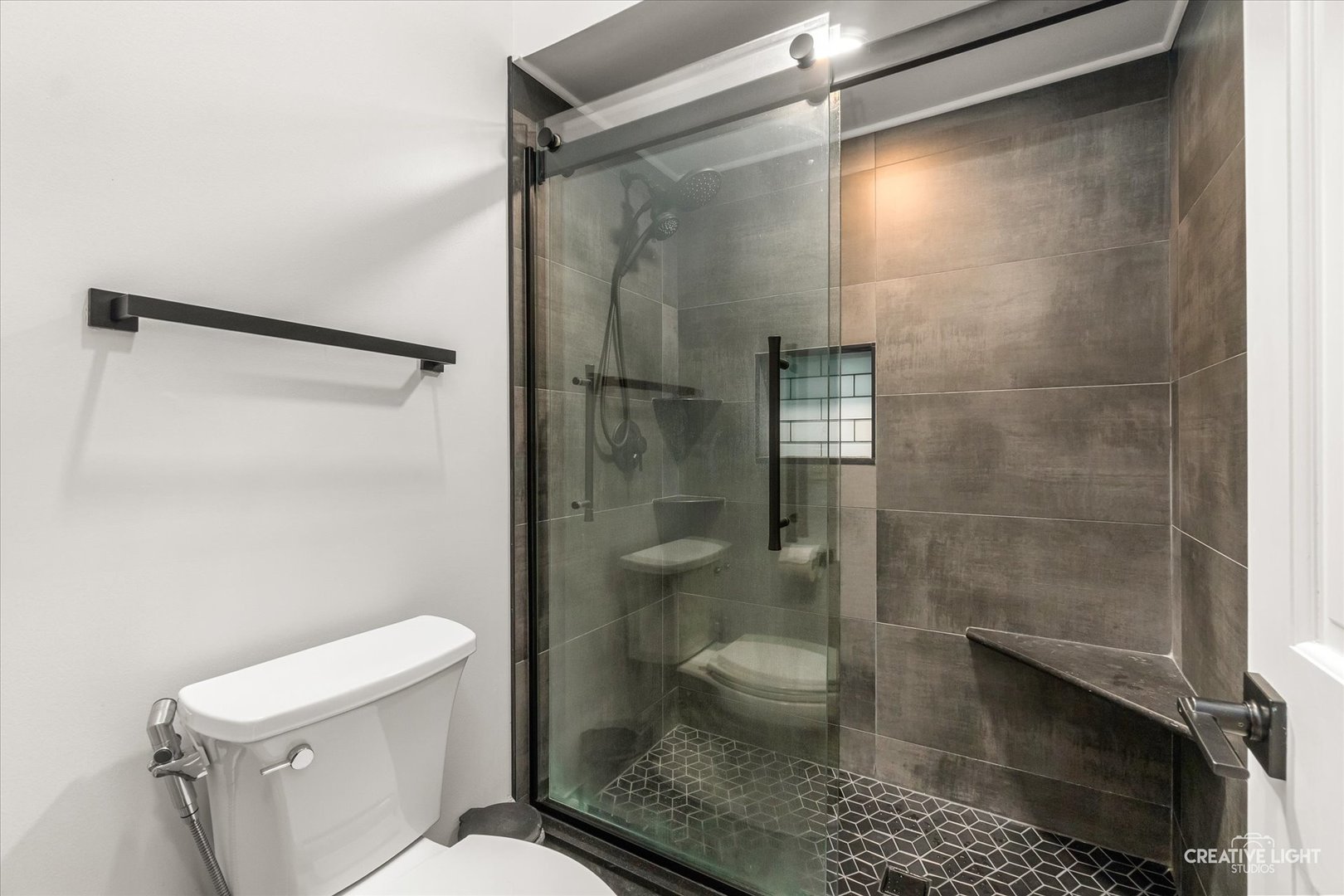1255 E Bailey Road, Naperville, IL 60565 — MLS #12570599 — photo 16 of 34