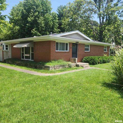 Photo of 10 HOMESTEAD Drive, Mt Vernon, IL 62864 (MLS # EB458517)