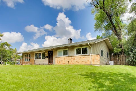 Tiny photo for 1300 Jefferson Road, Hoffman Estates, IL 60169 (MLS # 12726078)