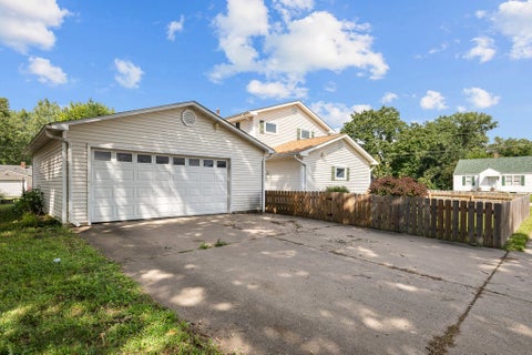 Tiny photo for 1131 48th Street #16, Moline, IL 61265 (MLS # 12742466)