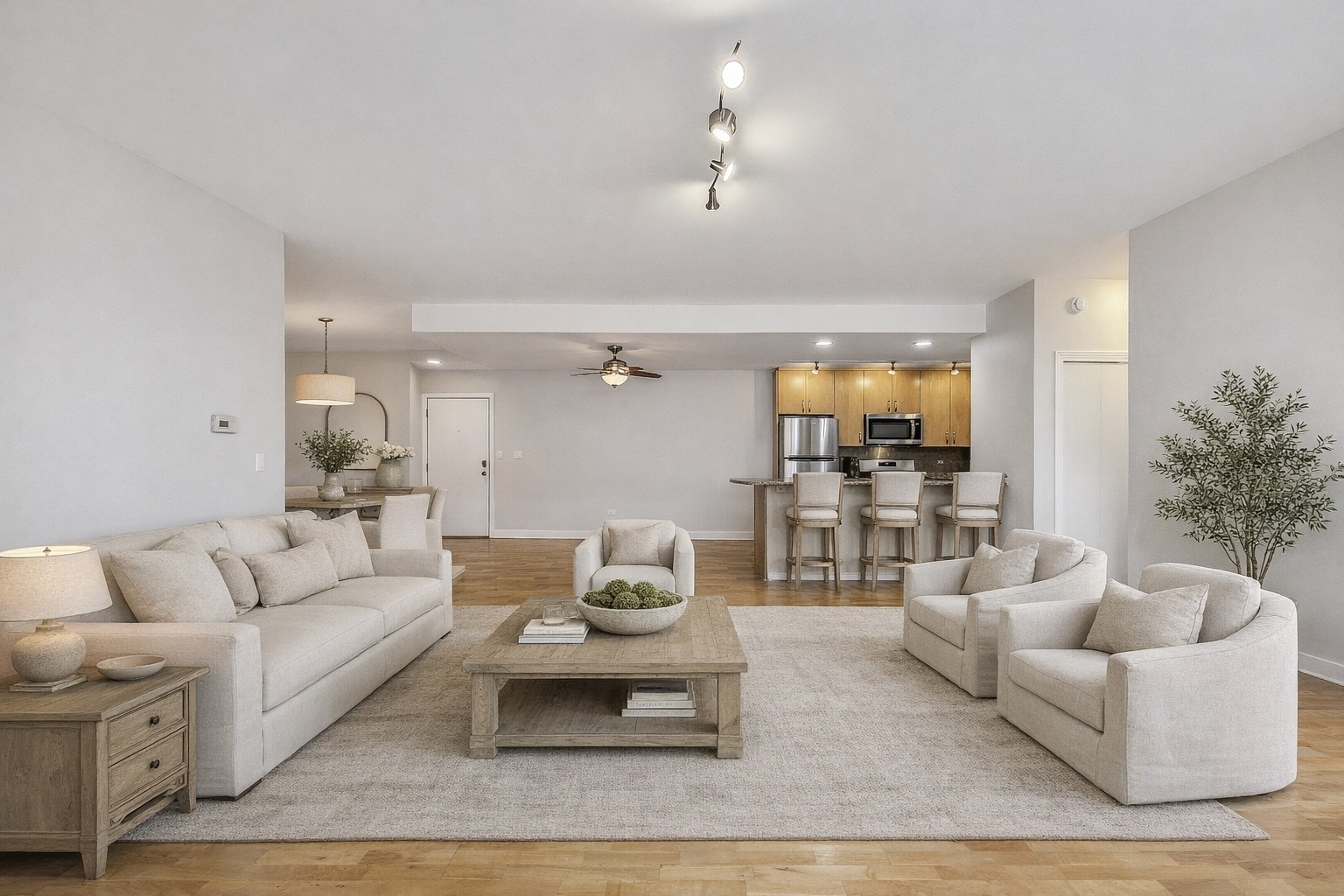 680 N Green Street 408