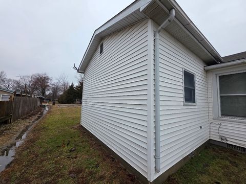 Tiny photo for 307 S Poplar Street, Farina, IL 62838 (MLS # 12599971)