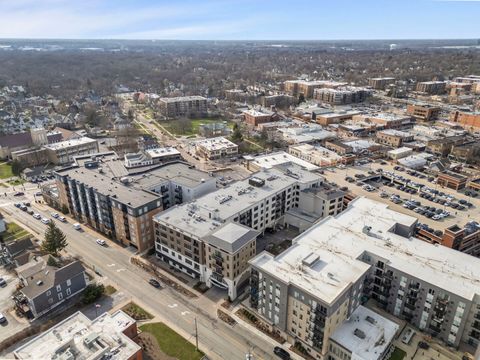 Tiny photo for 940 Maple Avenue #207, Downers Grove, IL 60515 (MLS # 12610961)