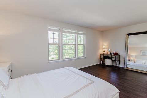 Tiny photo for 246 Belmont Drive, Lincolnshire, IL 60069 (MLS # 12718942)