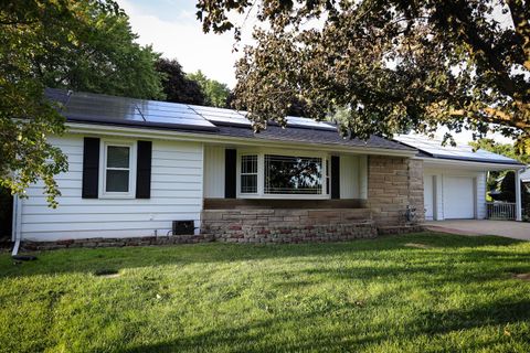 Tiny photo for 34 N Court Drive, Decatur, IL 62526 (MLS # 12474735)