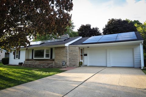 Tiny photo for 34 N Court Drive, Decatur, IL 62526 (MLS # 12474735)