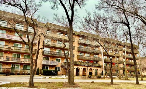 Photo of 500 Redondo Drive #309, Downers Grove, IL 60516 (MLS # 12536909)