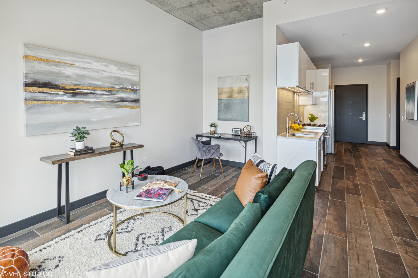 171 N Aberdeen Street 814