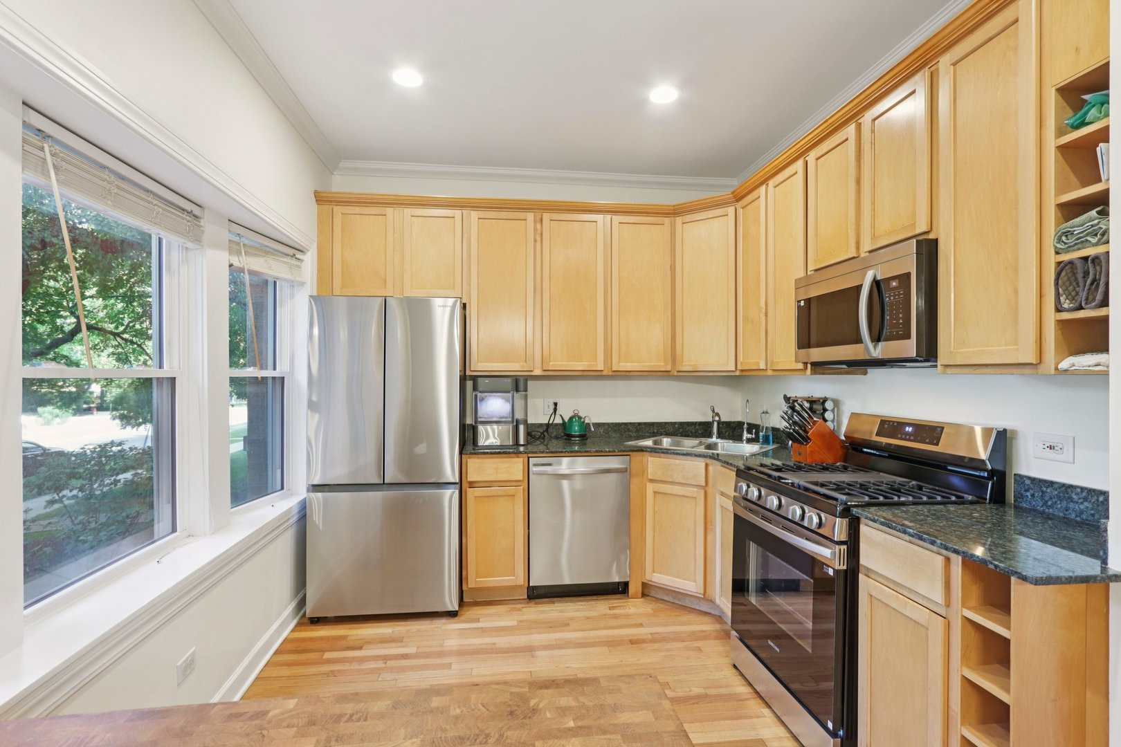 4045 N Southport Avenue 1