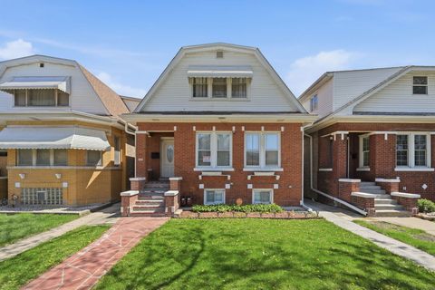 Photo of 3135 N Kilbourn Avenue, Chicago, IL 60641 (MLS # 12616425)