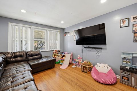 Tiny photo for 3135 N Kilbourn Avenue, Chicago, IL 60641 (MLS # 12616425)