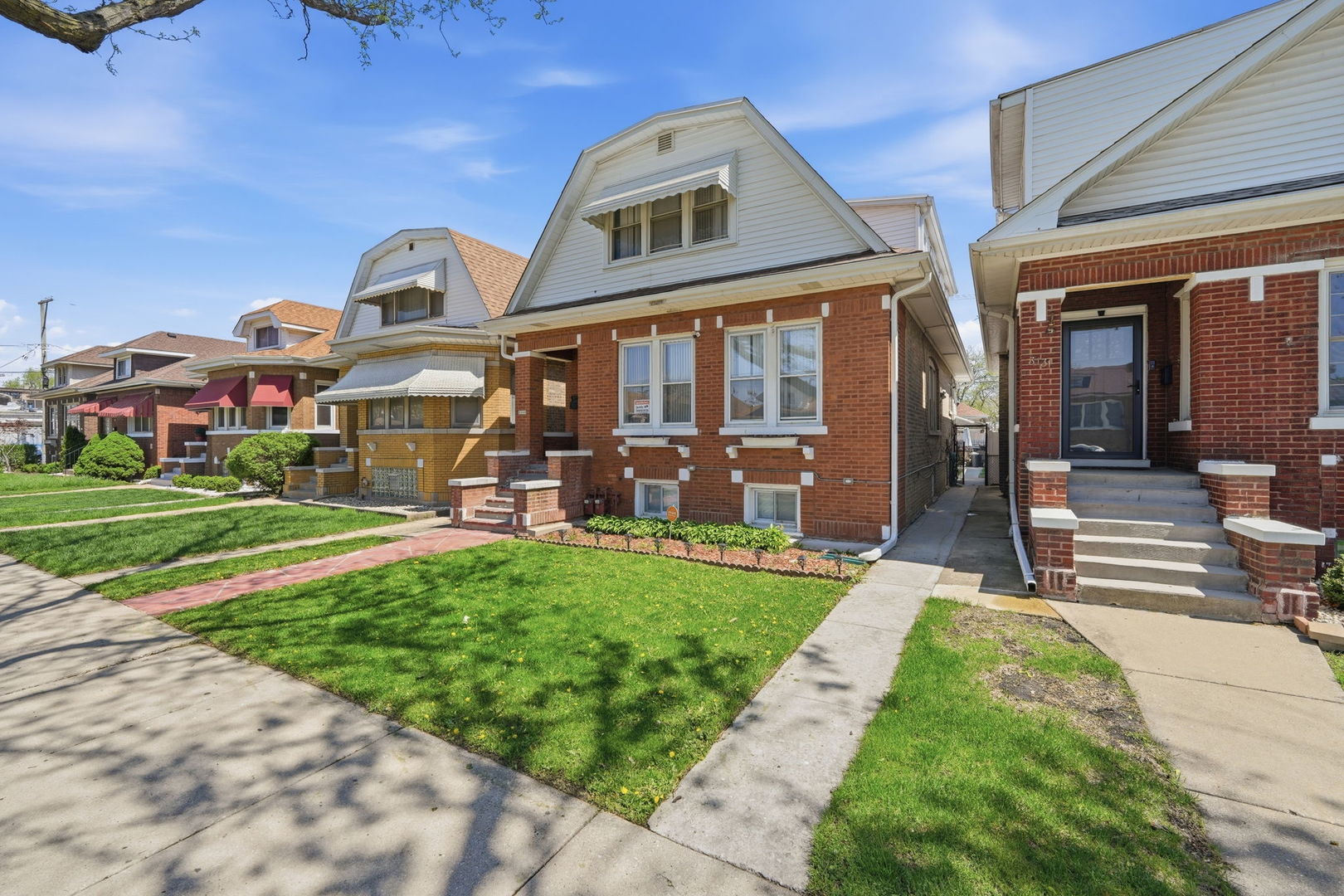 3135 N Kilbourn Avenue