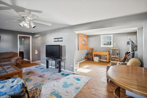 Tiny photo for 421 E Altgeld Avenue, Glendale Heights, IL 60139 (MLS # 12526043)