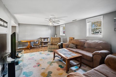 Tiny photo for 421 E Altgeld Avenue, Glendale Heights, IL 60139 (MLS # 12526043)