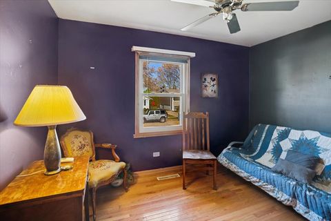 Tiny photo for 421 E Altgeld Avenue, Glendale Heights, IL 60139 (MLS # 12526043)