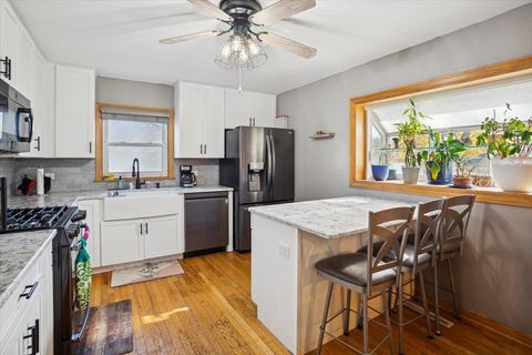 Tiny photo for 421 E Altgeld Avenue, Glendale Heights, IL 60139 (MLS # 12526043)