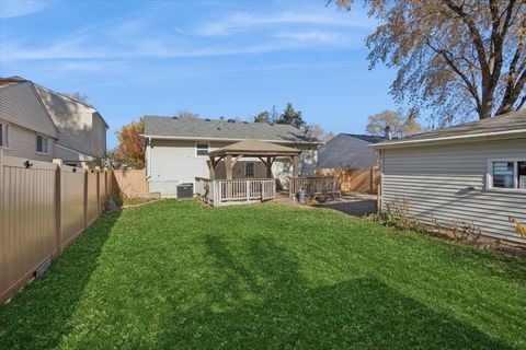 Tiny photo for 421 E Altgeld Avenue, Glendale Heights, IL 60139 (MLS # 12526043)