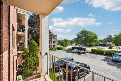 Tiny photo for 5403 Chateau Drive #4, Rolling Meadows, IL 60008 (MLS # 12691498)