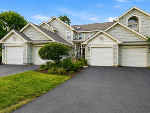 Photo of 184 W Hamilton Drive, Palatine, IL 60067 (MLS # 12727119)