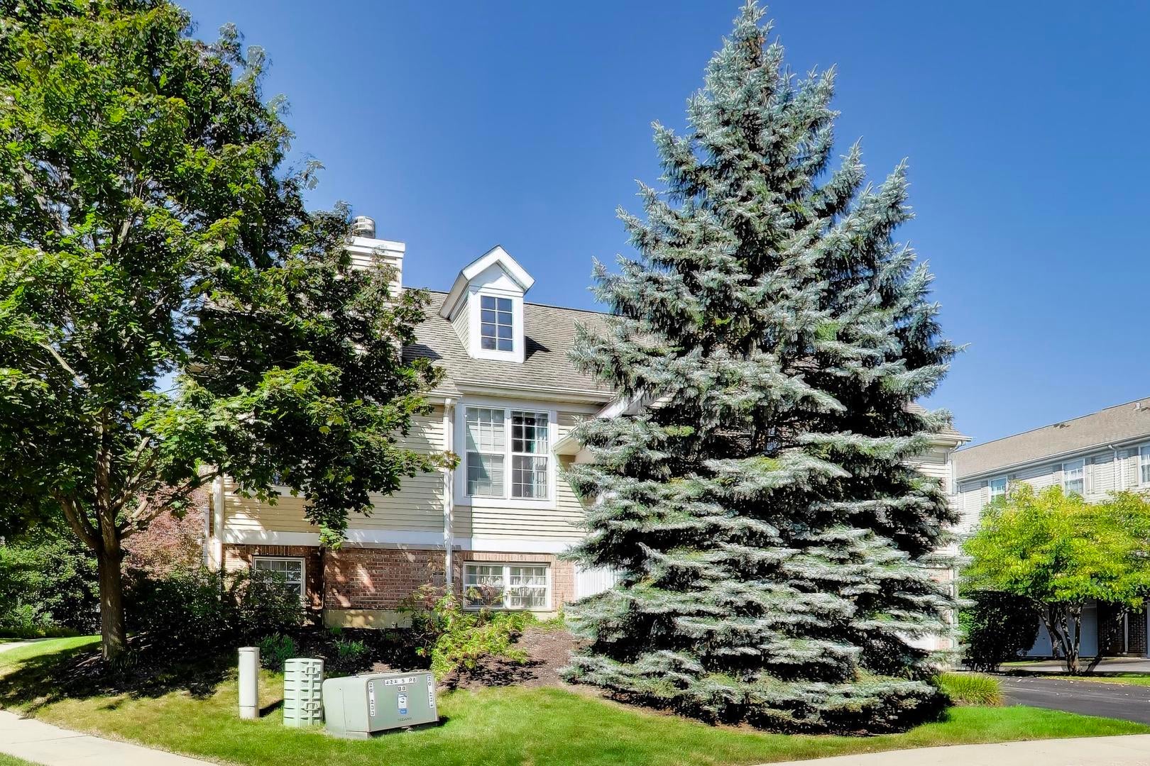 612 N Hidden Prairie Court