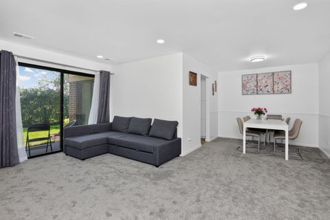 Tiny photo for 863 E Coach Road #1, Palatine, IL 60074 (MLS # 12698192)
