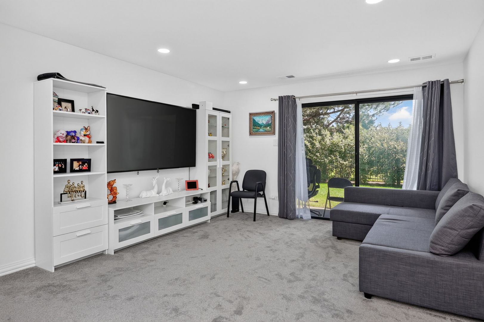 863 E Coach Road 1