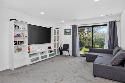 Tiny photo for 863 E Coach Road #1, Palatine, IL 60074 (MLS # 12698192)