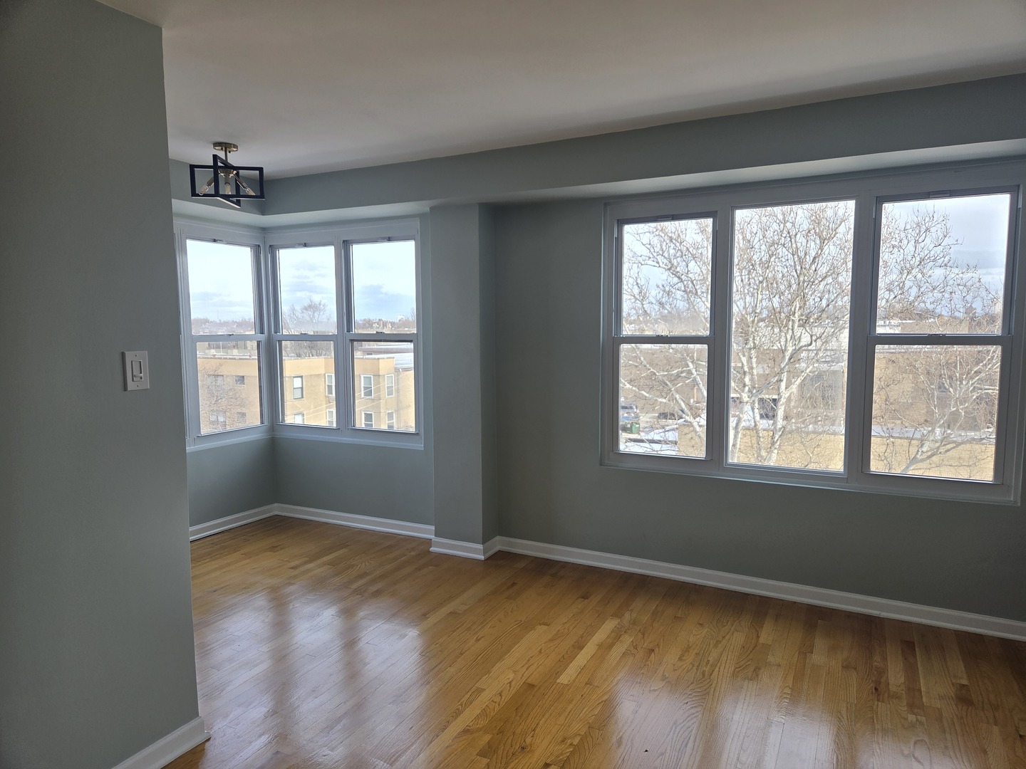 2606 W Balmoral Avenue 507