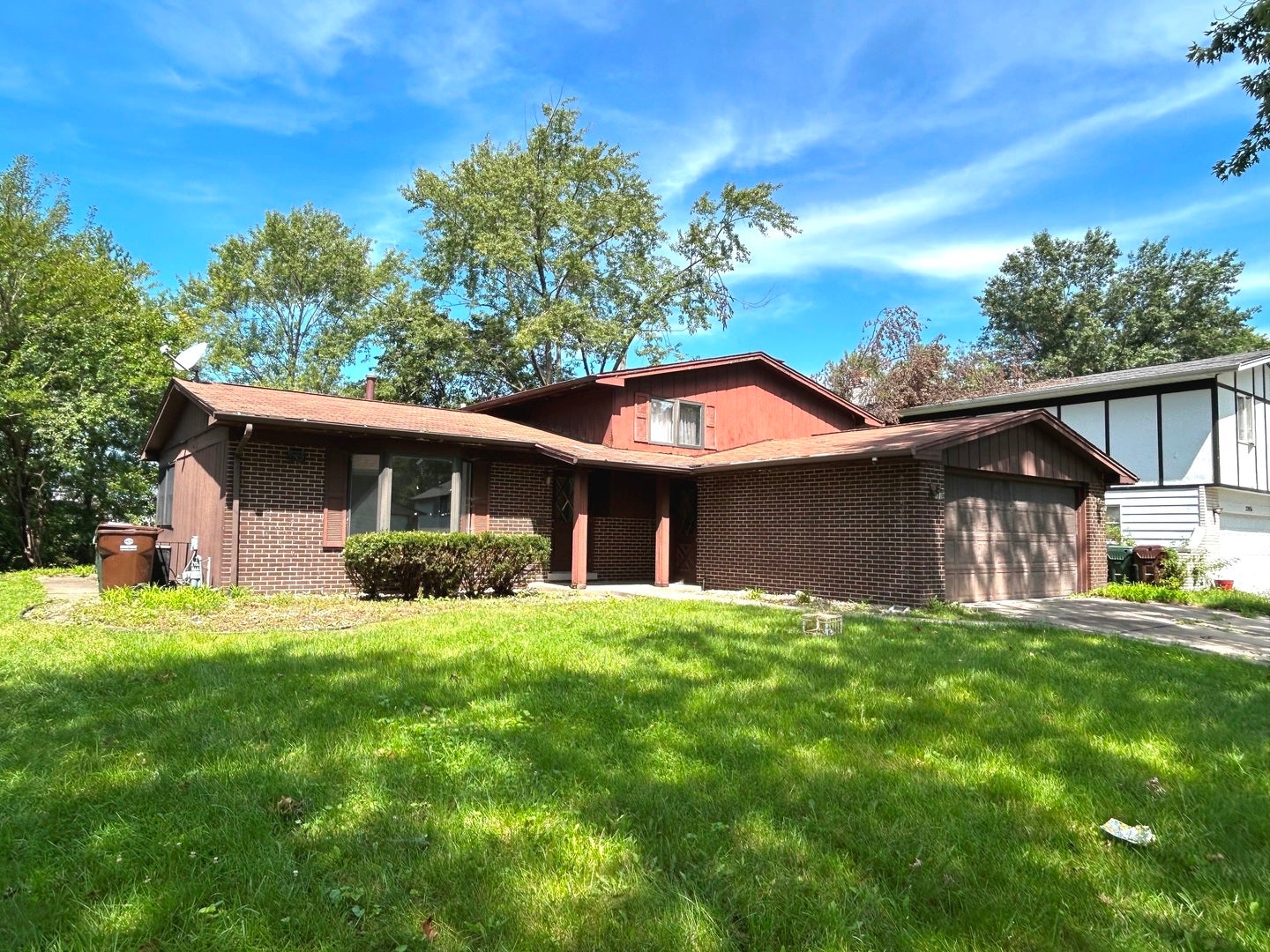 22460 Lakeshore Drive