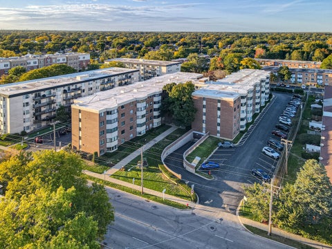 Tiny photo for 5500 Lincoln Avenue #504W, Morton Grove, IL 60053 (MLS # 12792530)