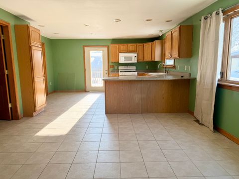 Tiny photo for 1429 Phelps Street, Ottawa, IL 61350 (MLS # 12533521)