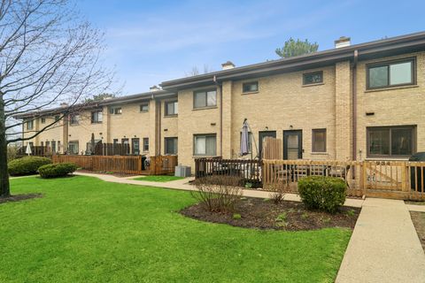 Tiny photo for 934 N Wheeling Road, Mount Prospect, IL 60056 (MLS # 12625444)