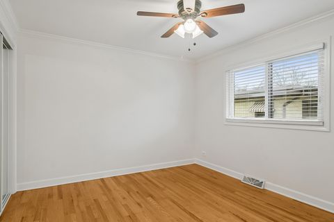 Tiny photo for 934 N Wheeling Road, Mount Prospect, IL 60056 (MLS # 12625444)