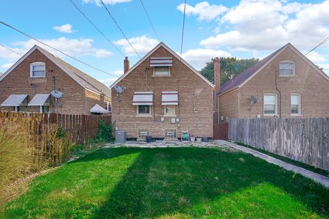 Tiny photo for 5248 S Narragansett Avenue, Chicago, IL 60638 (MLS # 12522115)