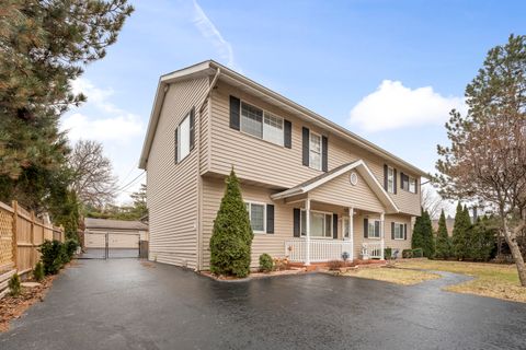 Photo of 2819 Sun Valley Drive, Cary, IL 60013 (MLS # 12573878)