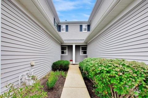 Tiny photo for 2900 Glacier Way #B, Wauconda, IL 60084 (MLS # 12755306)