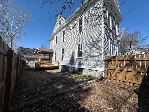 Tiny photo for 712 N Roosevelt Street, Bloomington, IL 61701 (MLS # 12588048)